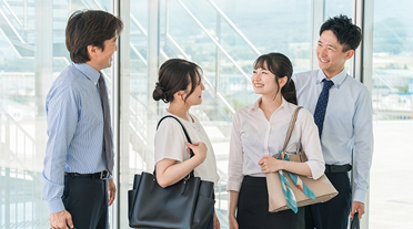 お客様への​ご紹介同行イメージ写真